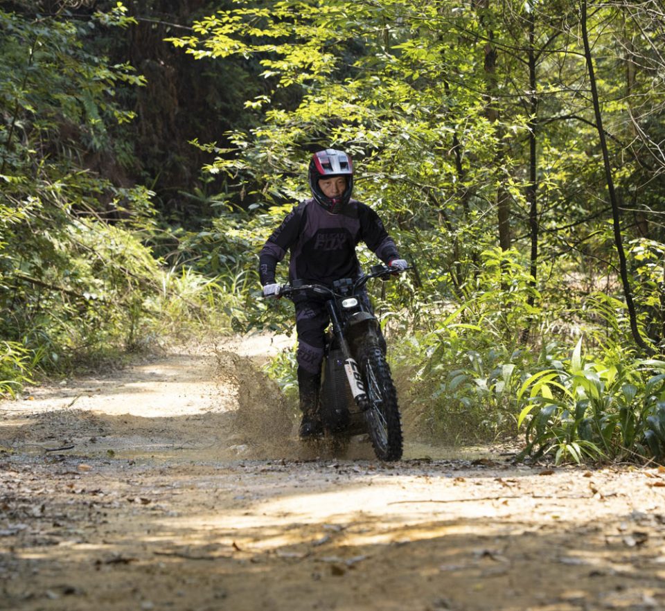 Master the Road: Essential Tips for Riding Caofen E-Motorcycles