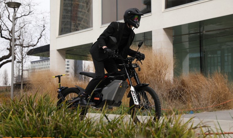 Winter Riding Bliss: Unleashing the Caofen Electric Bike in Sub-Zero Splendor