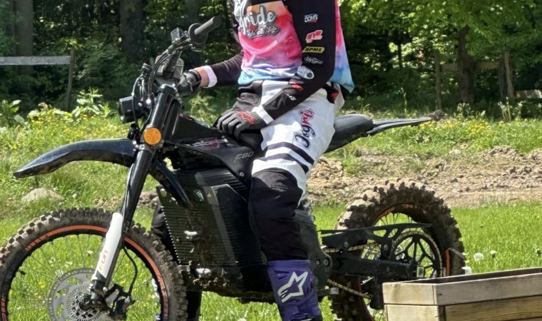 Lightweight Marvel: The Caofen Frame