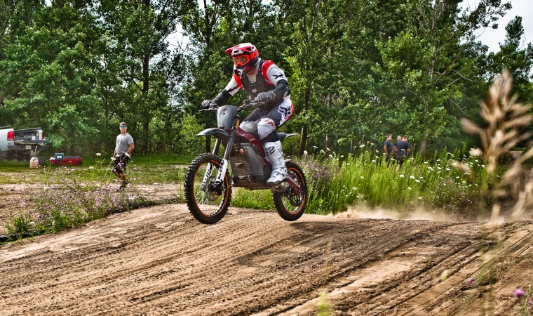 Can Electric Motorcycles Shock You in the Rain?