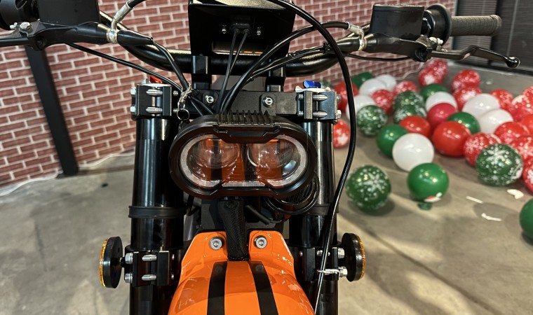 Battery-Powered Dirt Bike Headlight: Key Features for Safe Riding