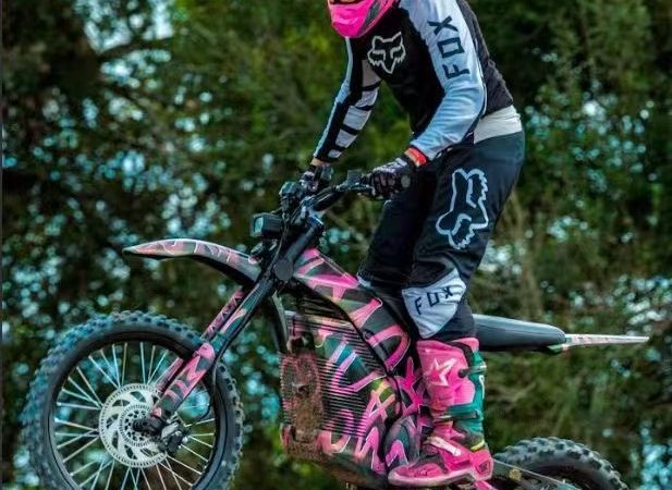 DIY Caofen F80 Electric Motorcycle: Turning Heads on the Beach with a Splash of Pink!