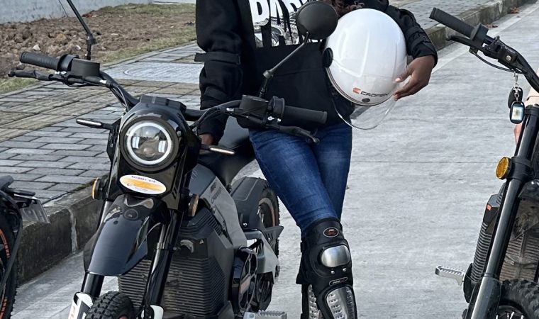 Electric Motorcycle Riders: Are They Nicer?